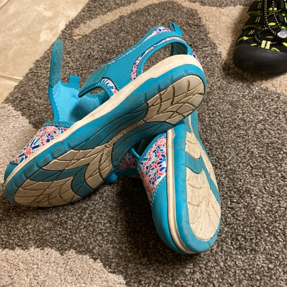 Lands end water shoes sz 5 - Picture 4 of 4